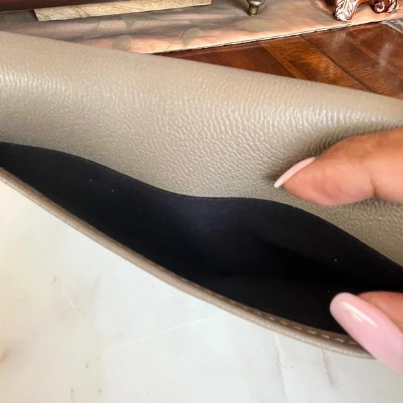 See By Chloe’ Aura Taupe and Off-White Long Leather Flap Wallet w/COA Card -NWOT - Picture 14 of 15